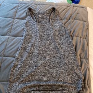 A gray/black loose tank top under armour  size medium
